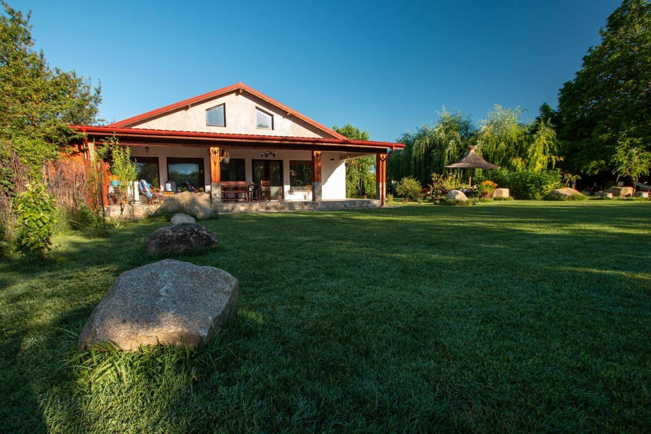 La Livada Villa Greci ภายนอก รูปภาพ
